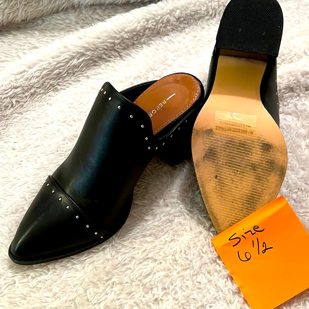 Slip on mule black with tiny silver studs!